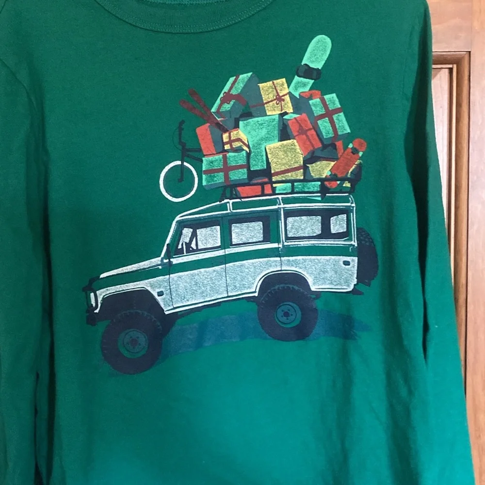 Long sleeve green Christmas shirts. Size S.